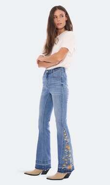 Ashley Mason Premium Floral Embroidered Flare Jeans Size 1/25